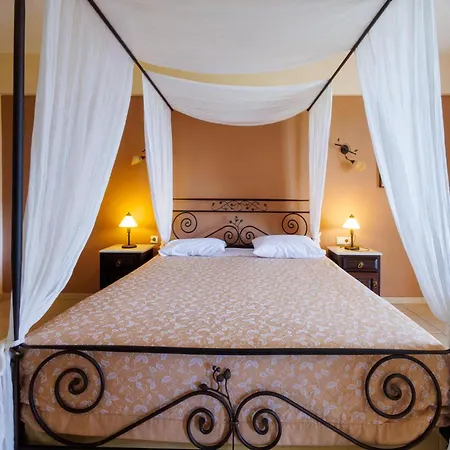 Hotel Epavlis