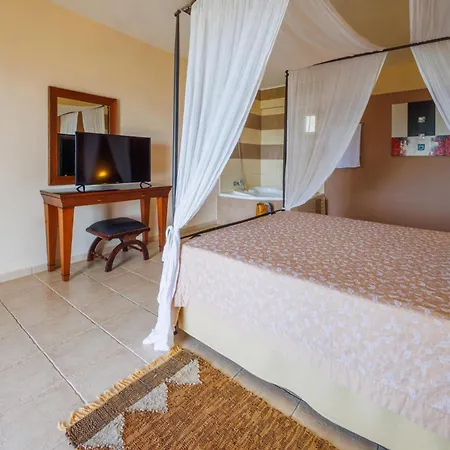 Epavlis Hotel 3*