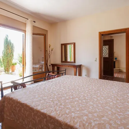 Epavlis Hotel