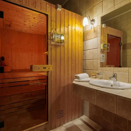 Epavlis Hotel 3*