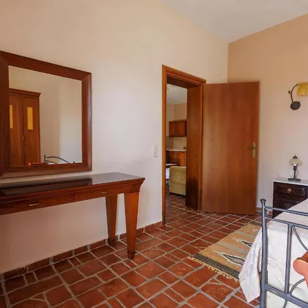 Epavlis Hotel 3*