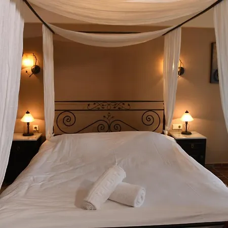 Epavlis Hotel 3*
